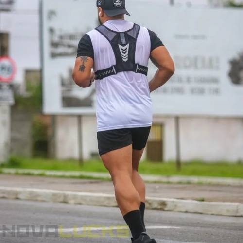 Reflektierende Laufweste mit Stauraum - RunMate™ + GRATIS - Trinkflasche