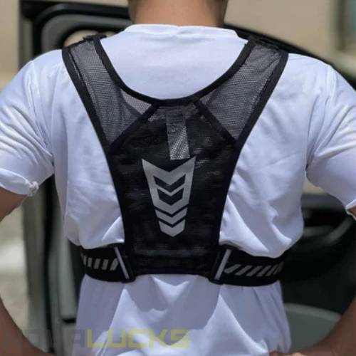 Reflektierende Laufweste mit Stauraum - RunMate™ + GRATIS - Trinkflasche